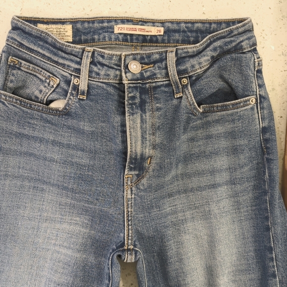 Levi's 721 Highrise denim - Picture 2 of 8